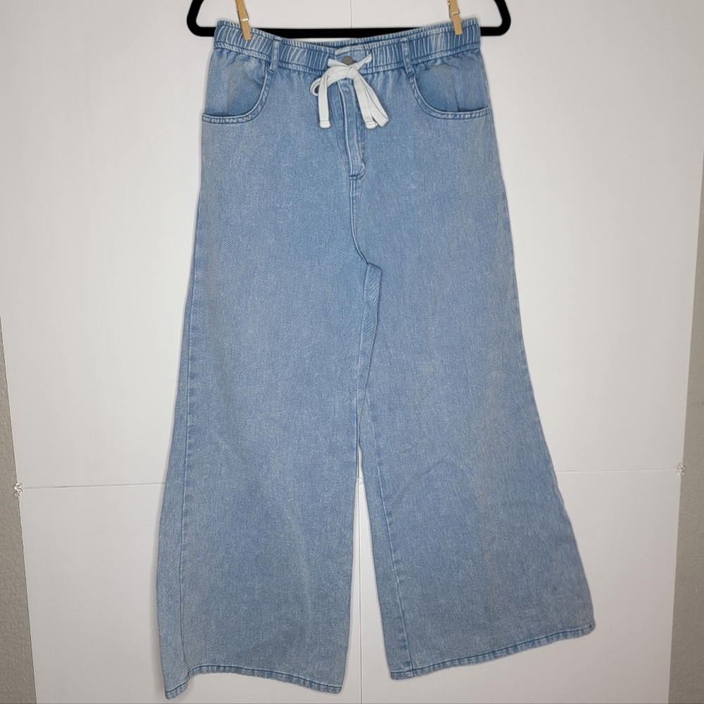 La February Light Wash Wide Leg Jeans – High Rise Drawstring Waist – Size M